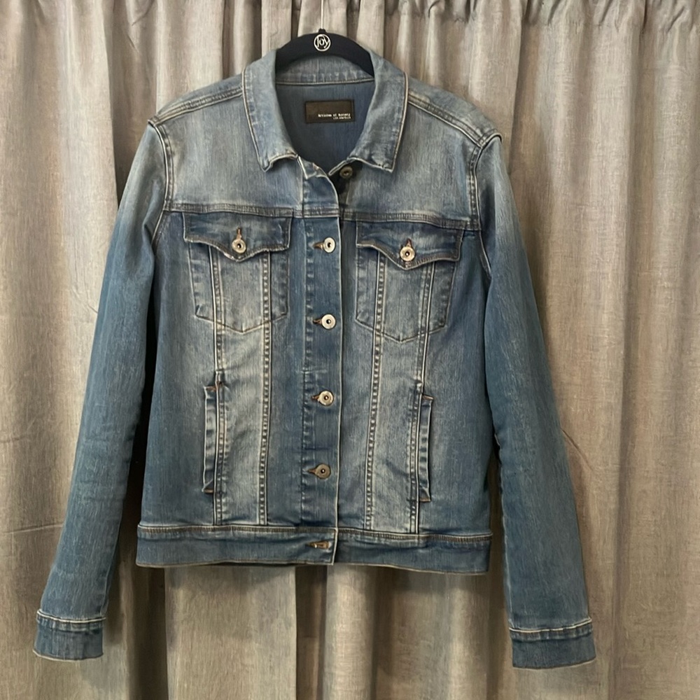 Women's Denim Jacket